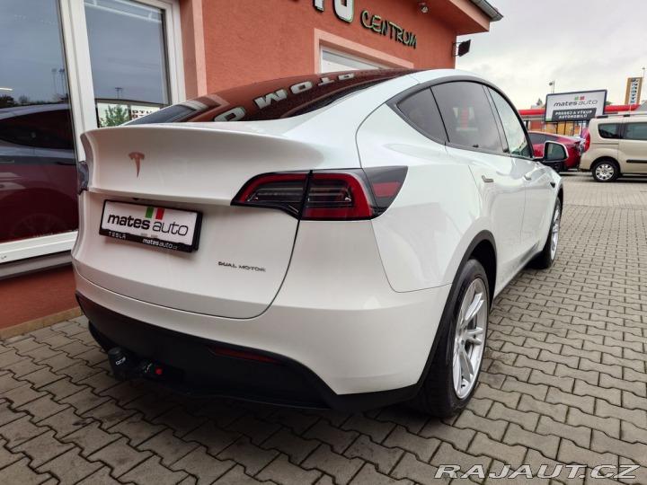 Tesla Model Y Long Range - Dual Motor 3 2023