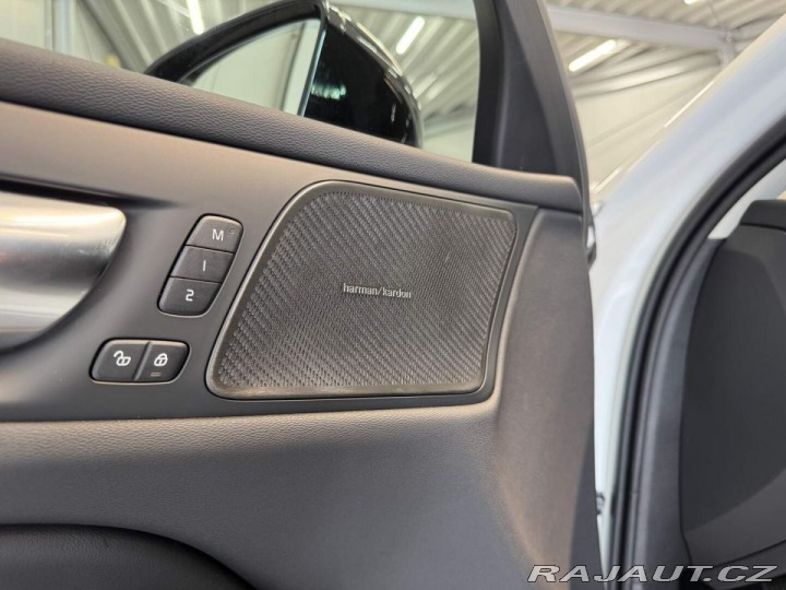 Volvo V60 B4 2.0L 197+14 HP AT7 FWD 2026