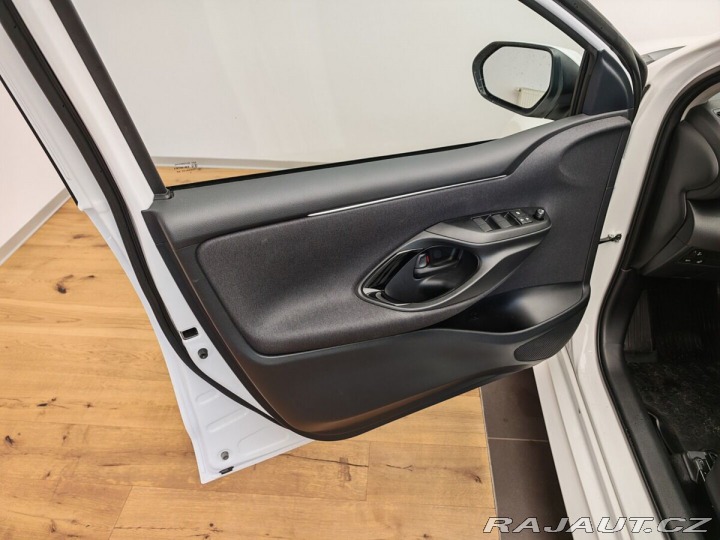Toyota Yaris 1.5 Hybrid e-CVT Style 2026