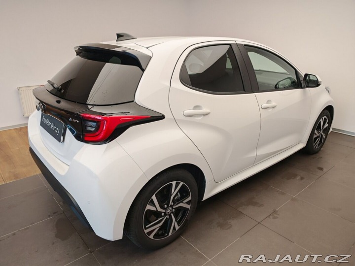 Toyota Yaris 1.5 Hybrid e-CVT Style 2026