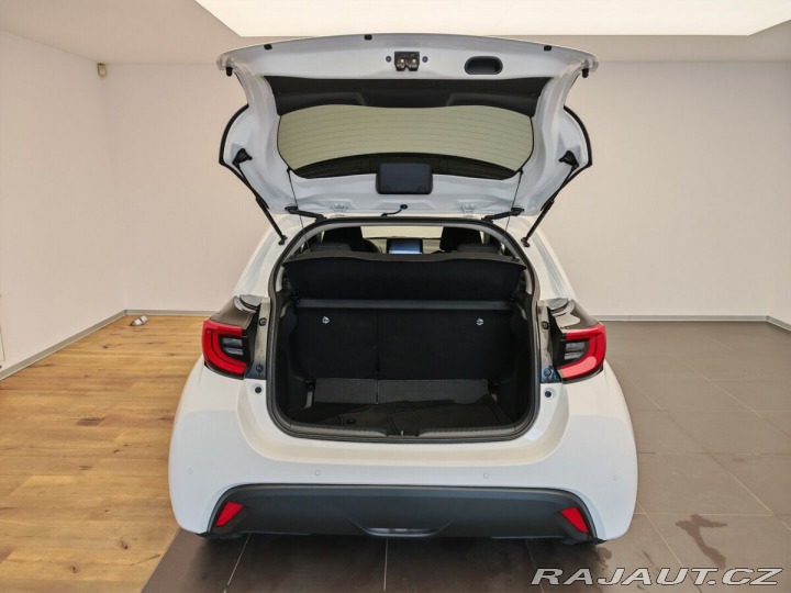 Toyota Yaris 1.5 Hybrid e-CVT Style 2026