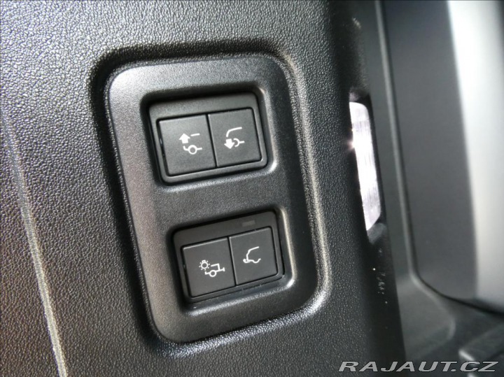 Land Rover Defender 5,0 P525 Carpath.EDT,1Maj 2023