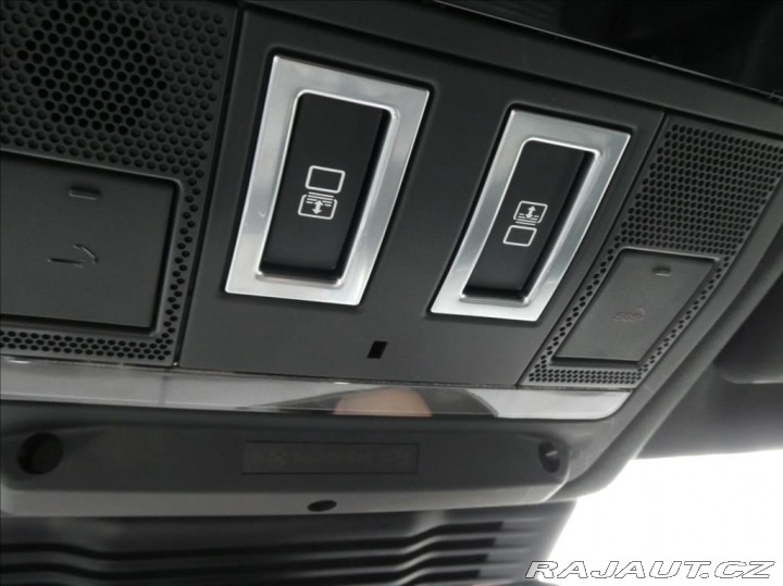 Land Rover Discovery 3,0 D250 R-Dynamic SE 1.M 2023