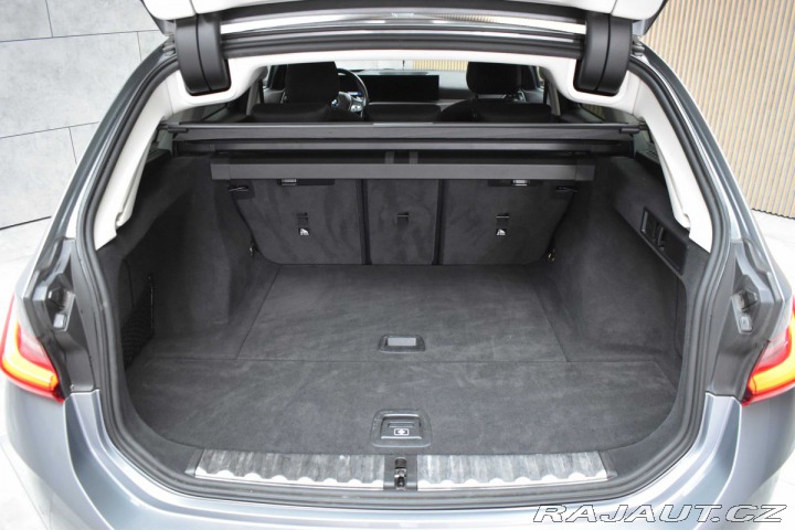 BMW 3 318i*DPH*HEAD-UP*LED*90t. 2024