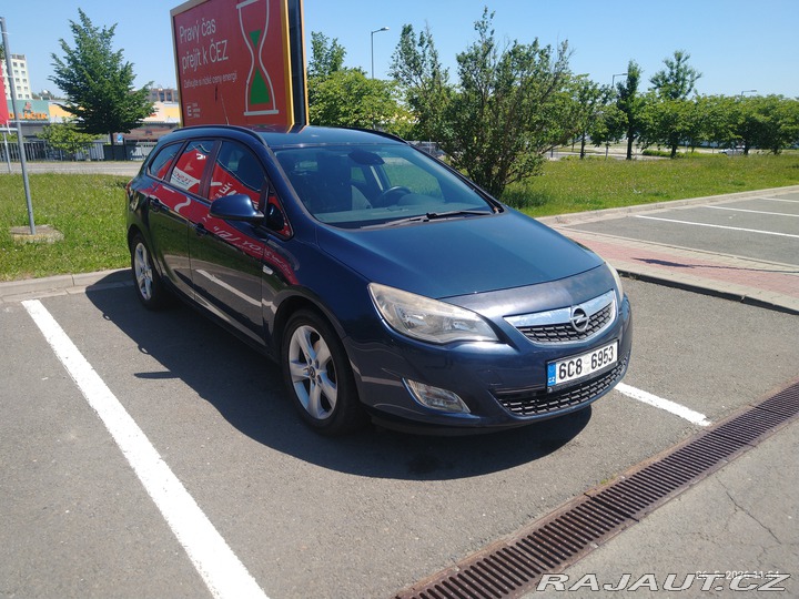 Opel Astra astra j sports tourer 2012
