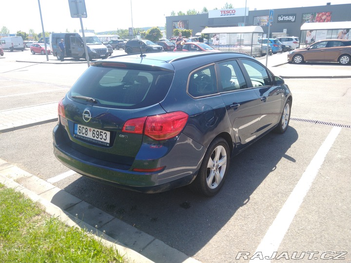 Opel Astra astra j sports tourer 2012