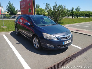 Opel Astra astra j sports tourer 2012