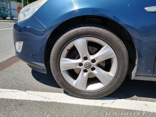 Opel Astra astra j sports tourer 2012