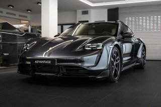 Porsche Taycan Turbo S Cross Turismo/Bur