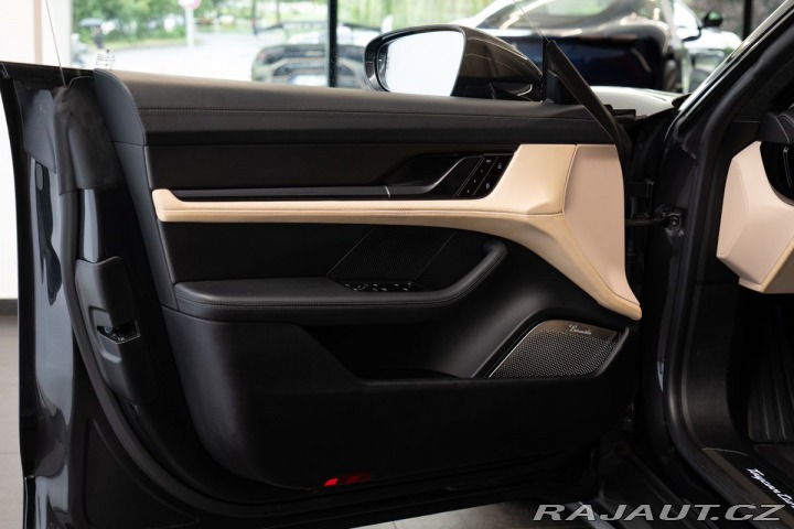 Porsche Taycan Turbo S Cross Turismo/Bur 2021