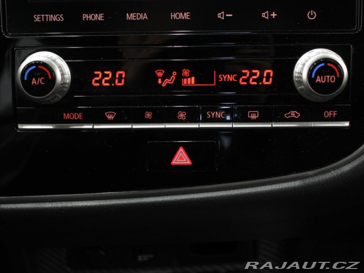 Mitsubishi Outlander 2,4 PHEV 165kW Instyle 1. 2021