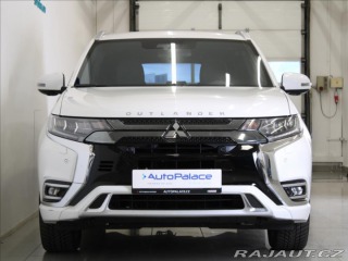 Mitsubishi Outlander 2,4 PHEV 165kW Instyle 1. 2021
