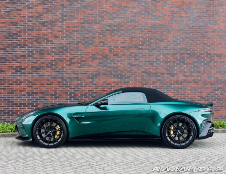 Aston Martin V8 Vantage Roadster 4.0 | Malachit 2025