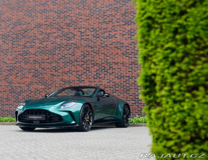 Aston Martin V8 Vantage Roadster 4.0 | Malachit 2025