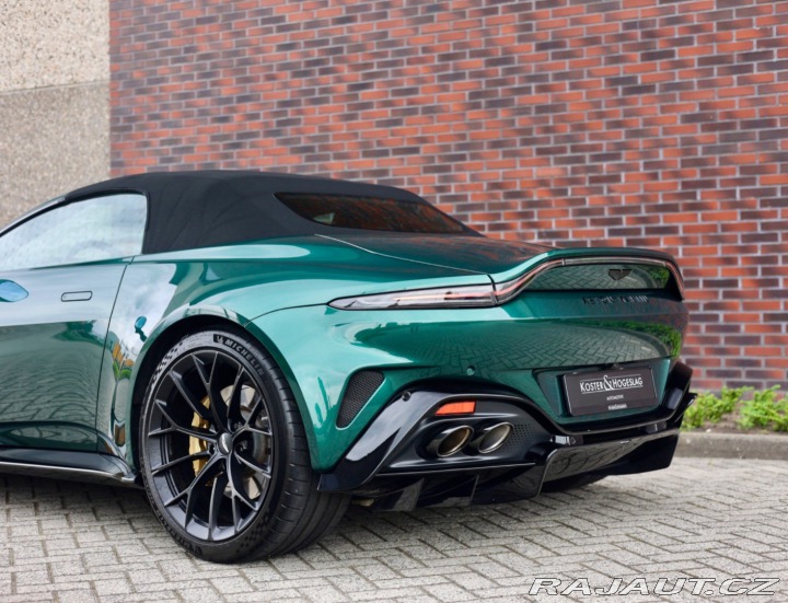 Aston Martin V8 Vantage Roadster 4.0 | Malachit 2025