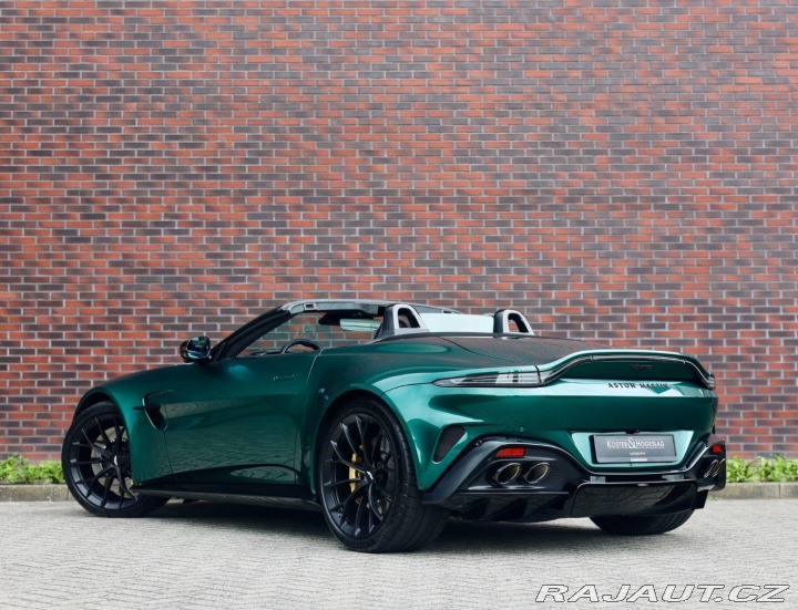 Aston Martin V8 Vantage Roadster 4.0 | Malachit 2025