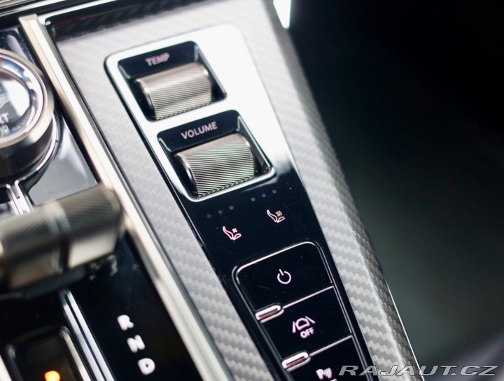 Aston Martin V8 Vantage Roadster 4.0 | Malachit 2025
