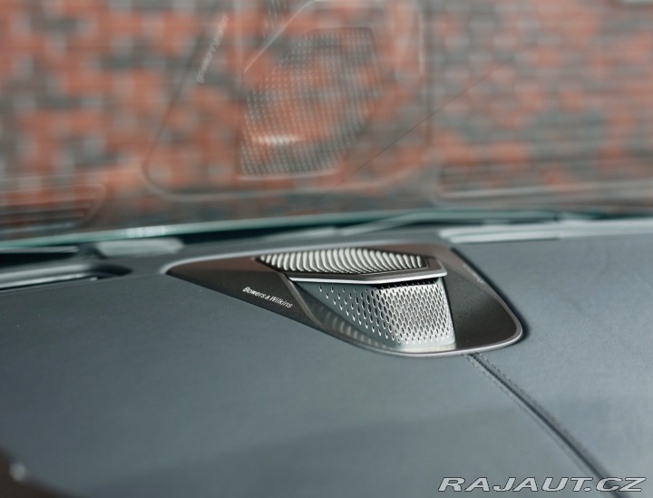 Aston Martin V8 Vantage Roadster 4.0 | Malachit 2025