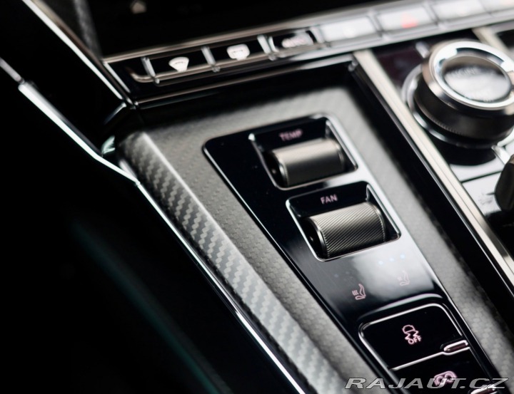 Aston Martin V8 Vantage Roadster 4.0 | Malachit 2025