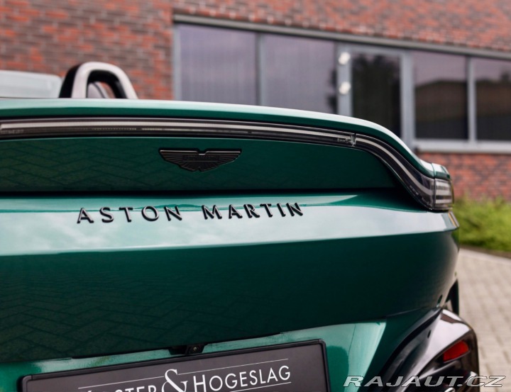 Aston Martin V8 Vantage Roadster 4.0 | Malachit 2025