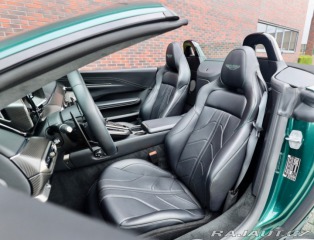 Aston Martin V8 Vantage Roadster 4.0 | Malachit 2025