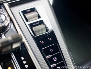 Aston Martin V8 Vantage Roadster 4.0 | Malachit 2025
