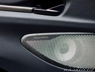 Aston Martin V8 Vantage Roadster 4.0 | Malachit 2025