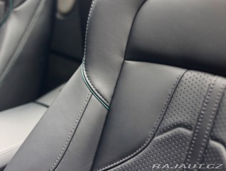 Aston Martin V8 Vantage Roadster 4.0 | Malachit 2025