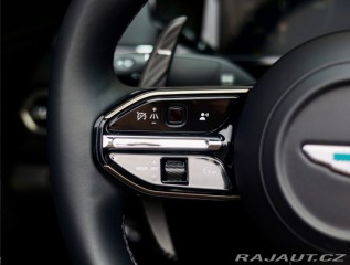 Aston Martin V8 Vantage Roadster 4.0 | Malachit 2025