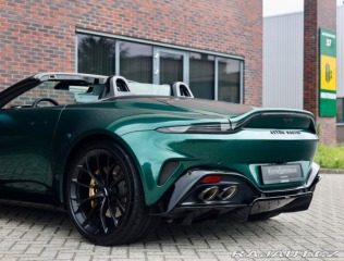 Aston Martin V8 Vantage Roadster 4.0 | Malachit 2025