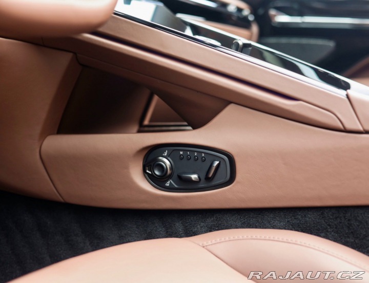 Aston Martin DB12 4.0 V8 Volante, Roadster 2024