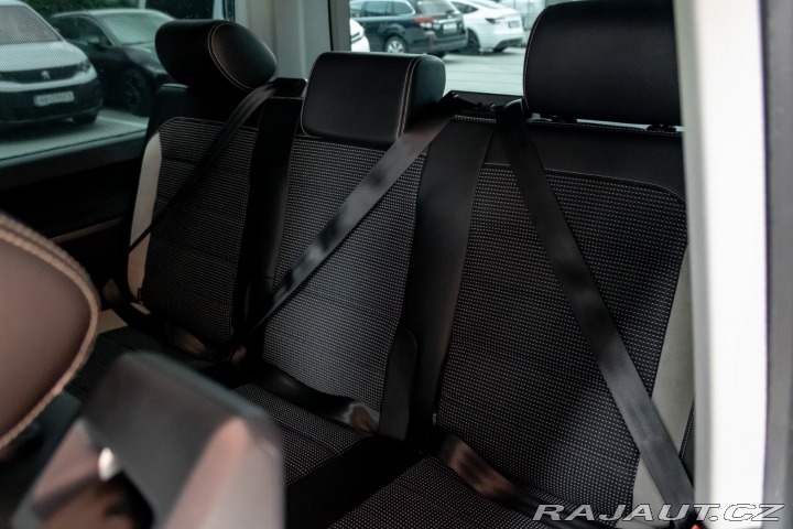 Volkswagen Multivan / 2.0 TDI/ DSG/ PAN Amer 2019