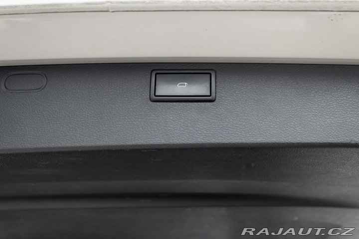 Volkswagen Multivan / 2.0 TDI/ DSG/ PAN Amer 2019