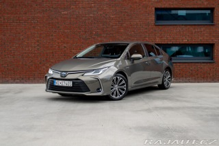 Toyota Corolla / 1.8/ Hybrid/ Style/ Vy