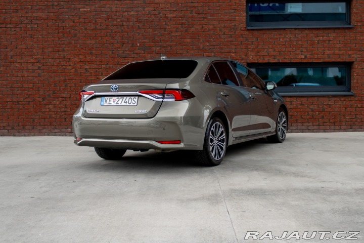 Toyota Corolla / 1.8/ Hybrid/ Style/ Vy 2020