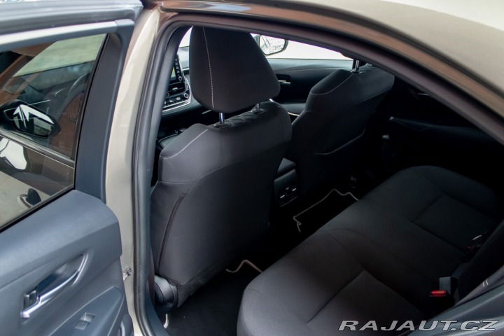 Toyota Corolla / 1.8/ Hybrid/ Style/ Vy 2020
