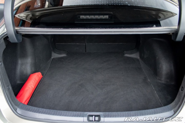 Toyota Corolla / 1.8/ Hybrid/ Style/ Vy 2020