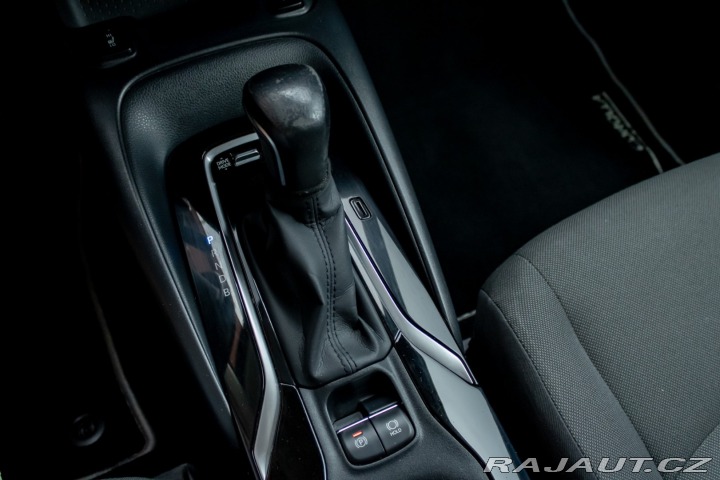 Toyota Corolla / 1.8/ Hybrid/ Style/ Vy 2020