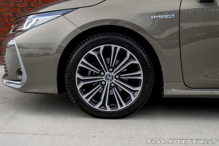 Toyota Corolla / 1.8/ Hybrid/ Style/ Vy 2020