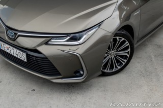Toyota Corolla / 1.8/ Hybrid/ Style/ Vy 2020