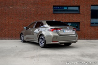 Toyota Corolla / 1.8/ Hybrid/ Style/ Vy 2020