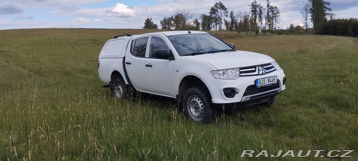 Mitsubishi L200 2015