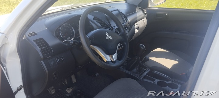 Mitsubishi L200 2015