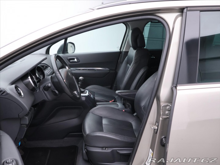 Peugeot 5008 2,0 HDI 110kW Kůže Navi 7 2015