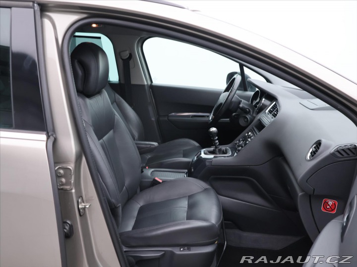 Peugeot 5008 2,0 HDI 110kW Kůže Navi 7 2015