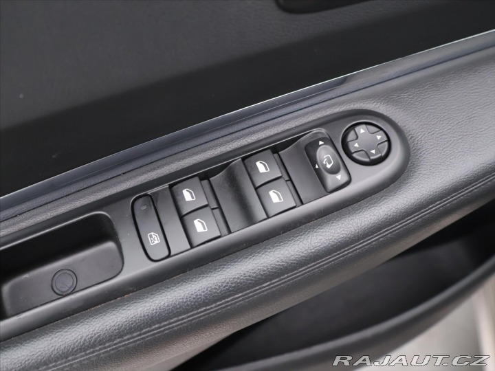Peugeot 5008 2,0 HDI 110kW Kůže Navi 7 2015