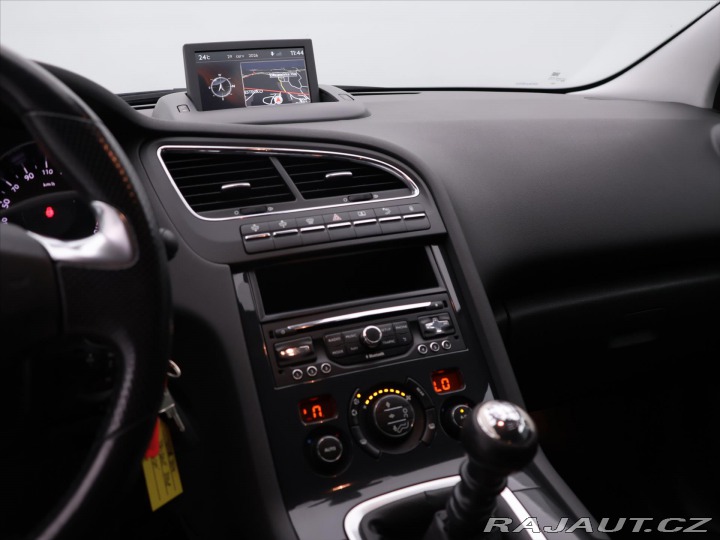 Peugeot 5008 2,0 HDI 110kW Kůže Navi 7 2015