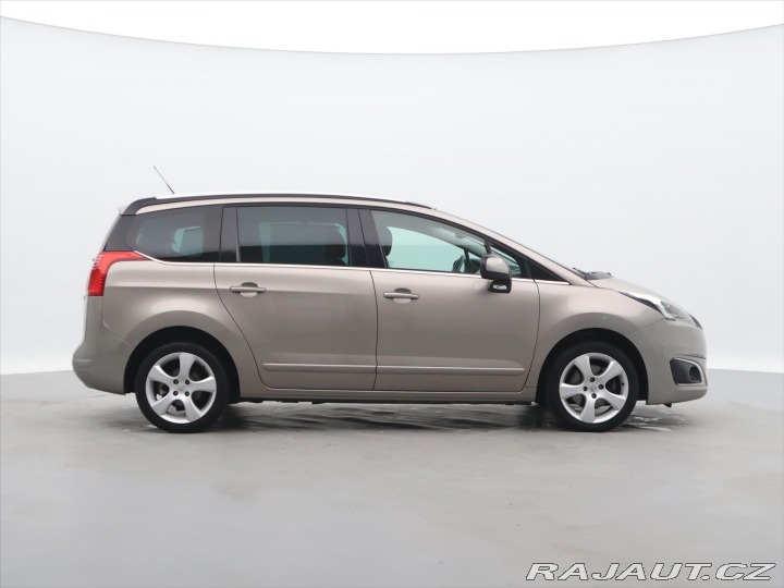 Peugeot 5008 2,0 HDI 110kW Kůže Navi 7 2015
