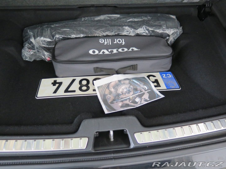 Volvo XC90 2.0D5 RDesign,AWD,PoleSta 2015