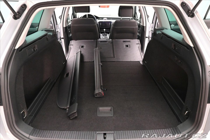 Volkswagen Passat 2,0 TDI 110kW DSG Busines 2023